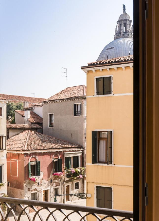 Accademia Charm Apartments By Wonderful Italy Венеція Екстер'єр фото