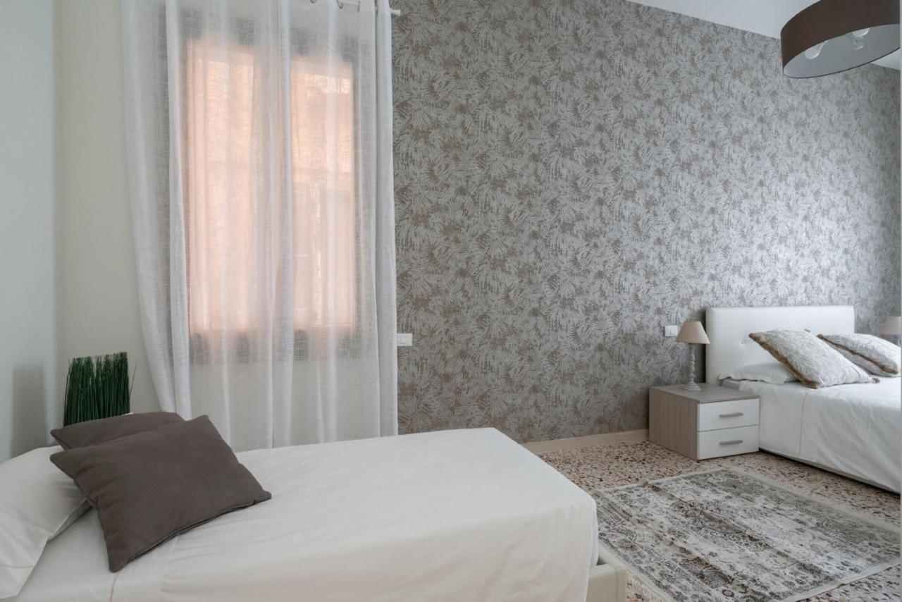 Accademia Charm Apartments By Wonderful Italy Венеція Екстер'єр фото