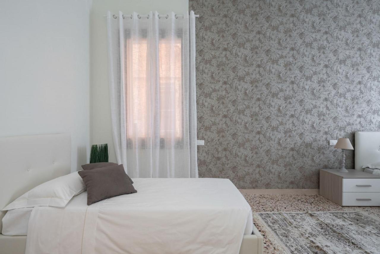 Accademia Charm Apartments By Wonderful Italy Венеція Екстер'єр фото