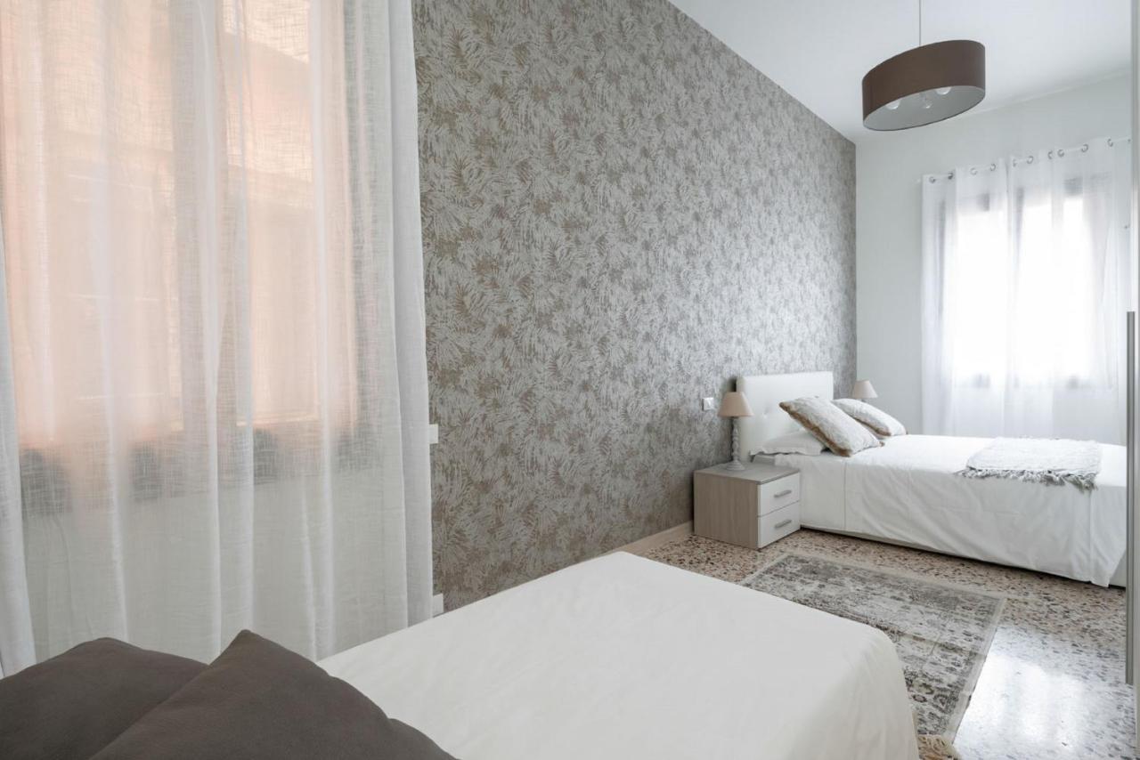 Accademia Charm Apartments By Wonderful Italy Венеція Екстер'єр фото