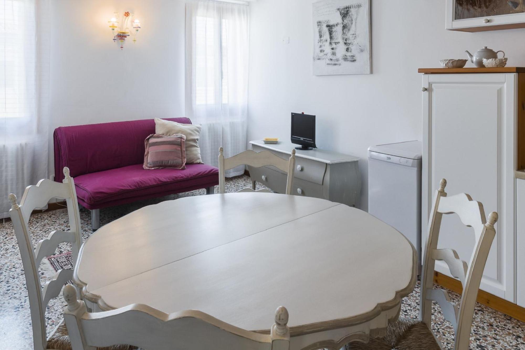 Accademia Charm Apartments By Wonderful Italy Венеція Екстер'єр фото