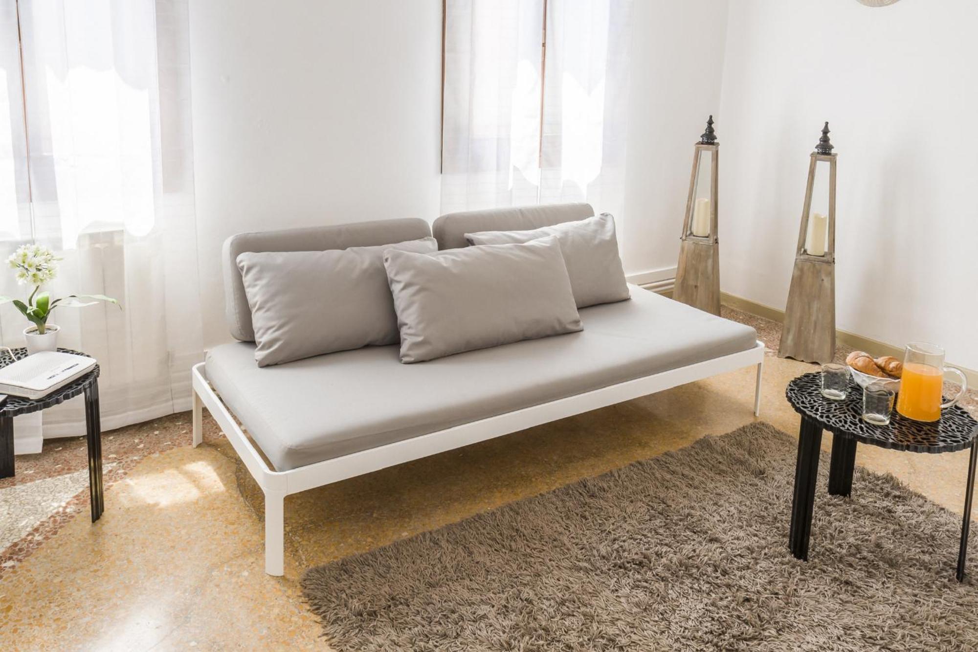 Accademia Charm Apartments By Wonderful Italy Венеція Екстер'єр фото