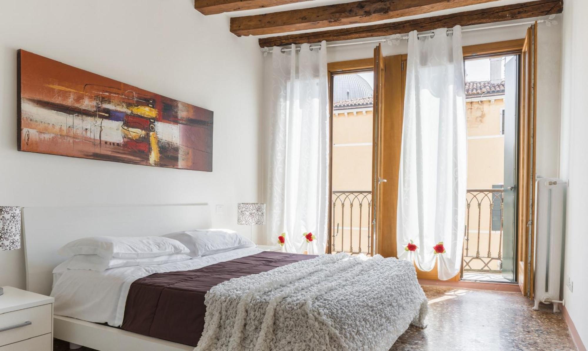 Accademia Charm Apartments By Wonderful Italy Венеція Екстер'єр фото